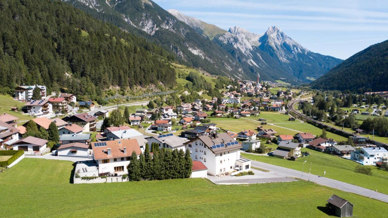 Pension Angelika เพทท์นอย อัม อาร์ลแบร์ก ภายนอก รูปภาพ